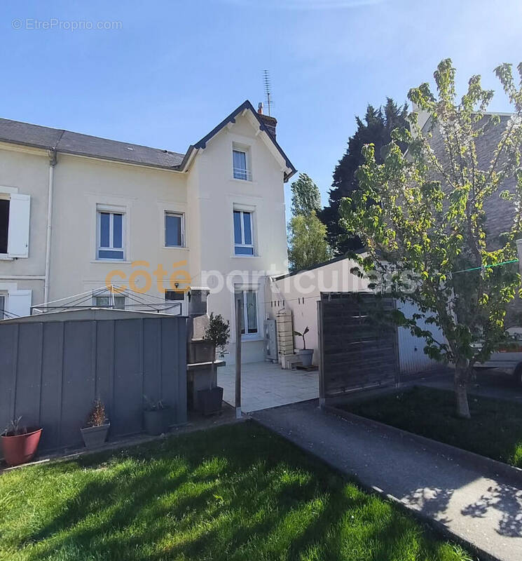 Maison à MEZIDON-CANON