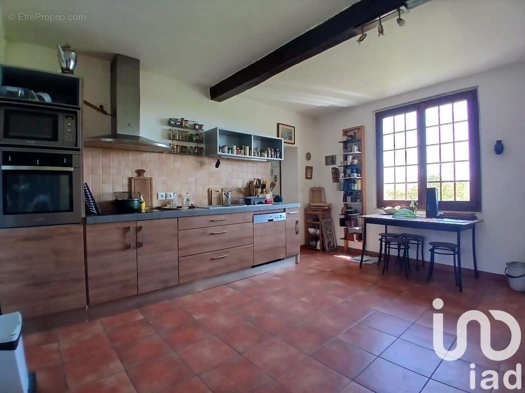 Maison 130 m² à Jouy-Sous-Thelle  - photo 2