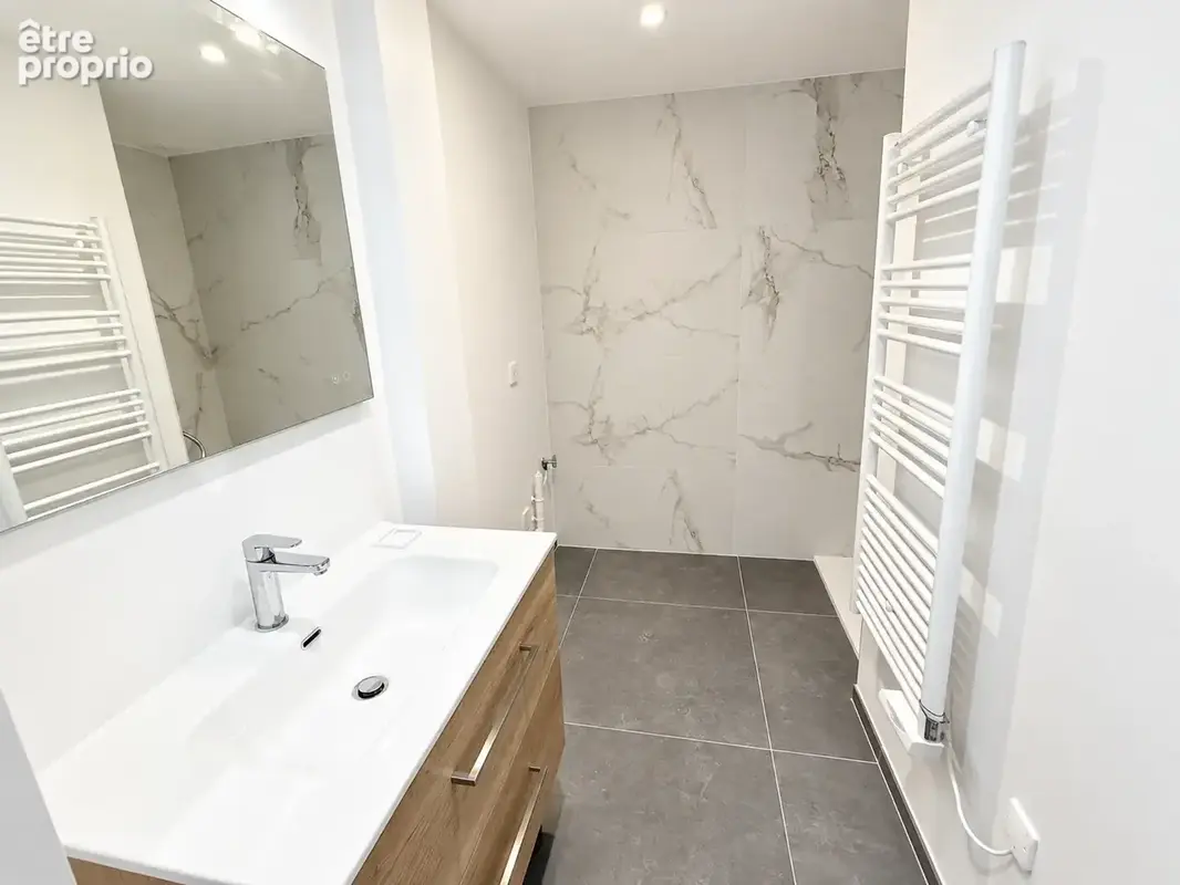 Appartement entièrement rénové avec jardin et terrasse - photo 3