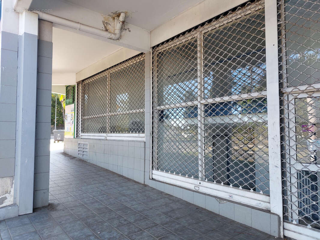 Commerce à SAINT-DENIS