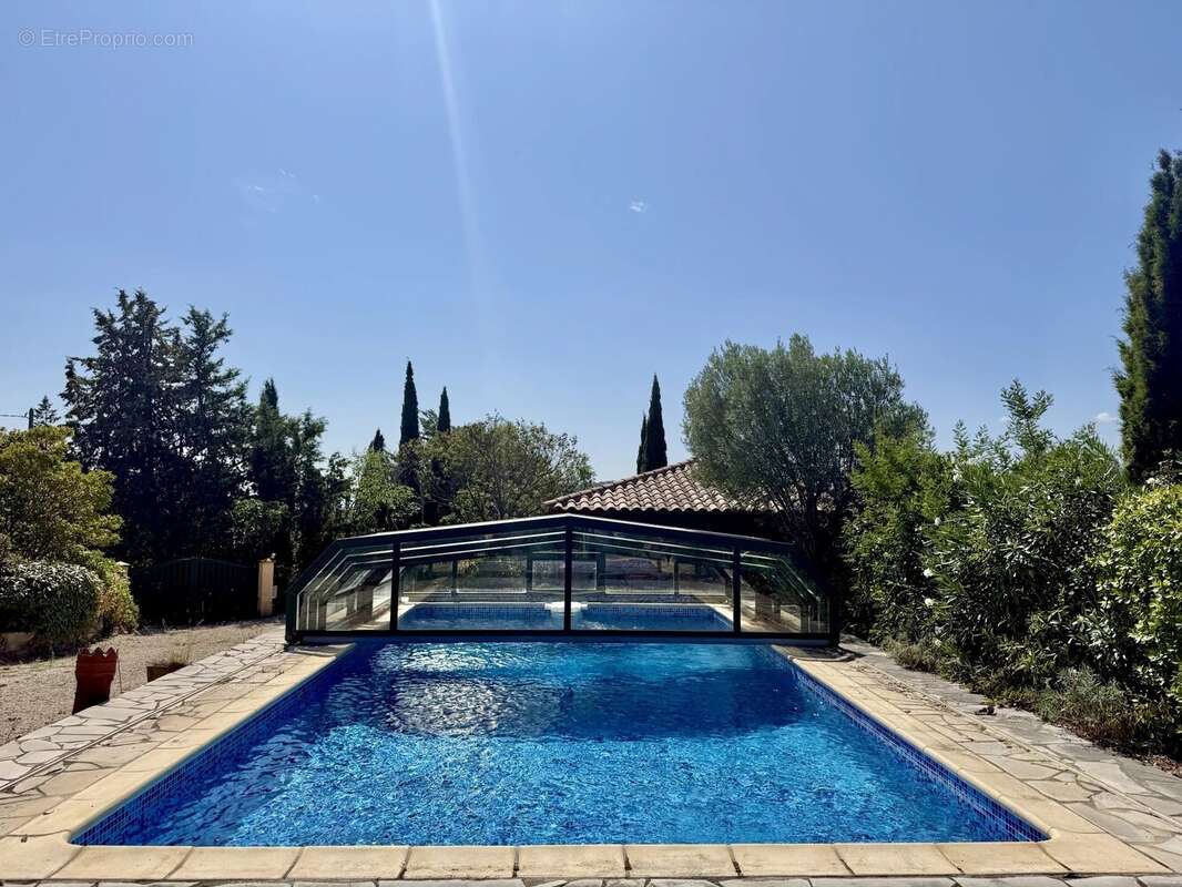 Maison de plain-pied rénovée avec 4 chambres, piscine et garage - photo 15