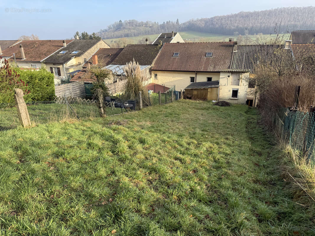 Maison 6 pièces de 158 m2 avec jardin   Possibilité de faire 2 appartements - photo 2