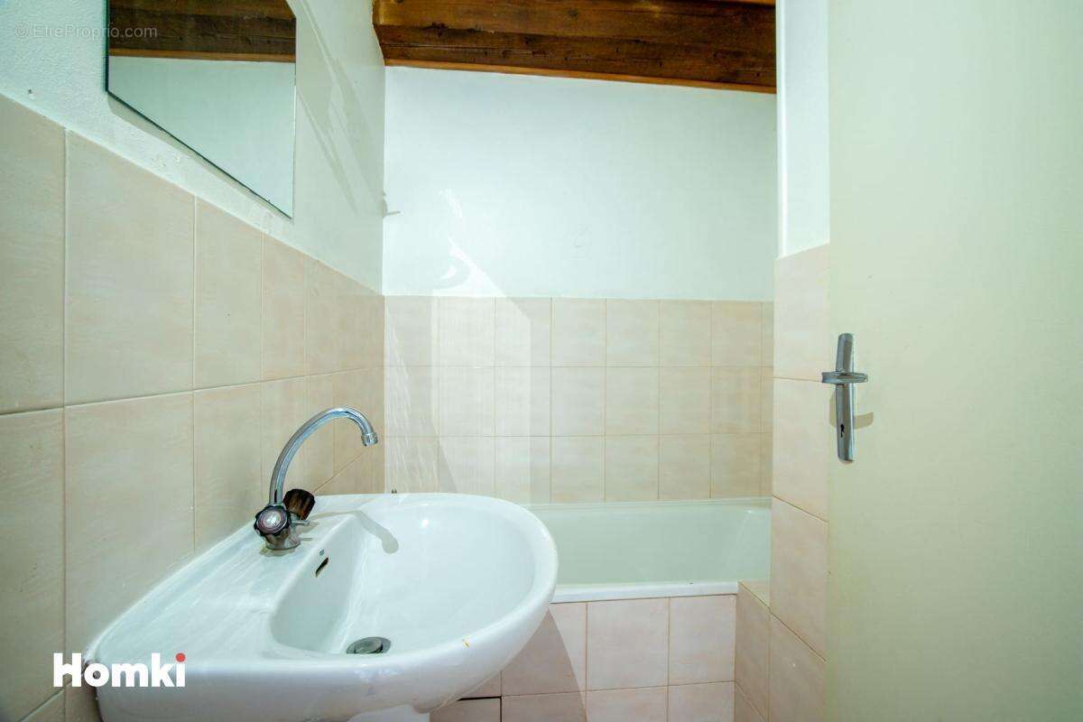 Appartement à LA SEAUVE-SUR-SEMENE