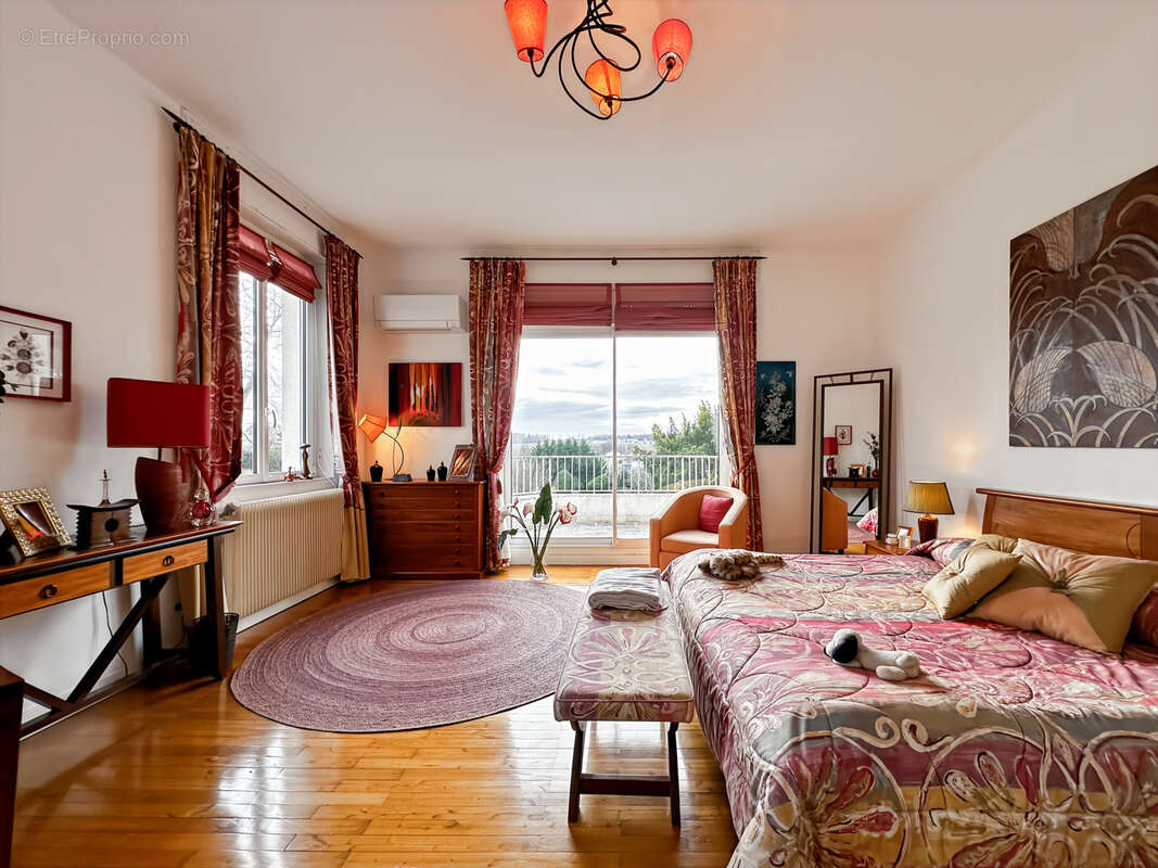 Maison à ROULLET-SAINT-ESTEPHE