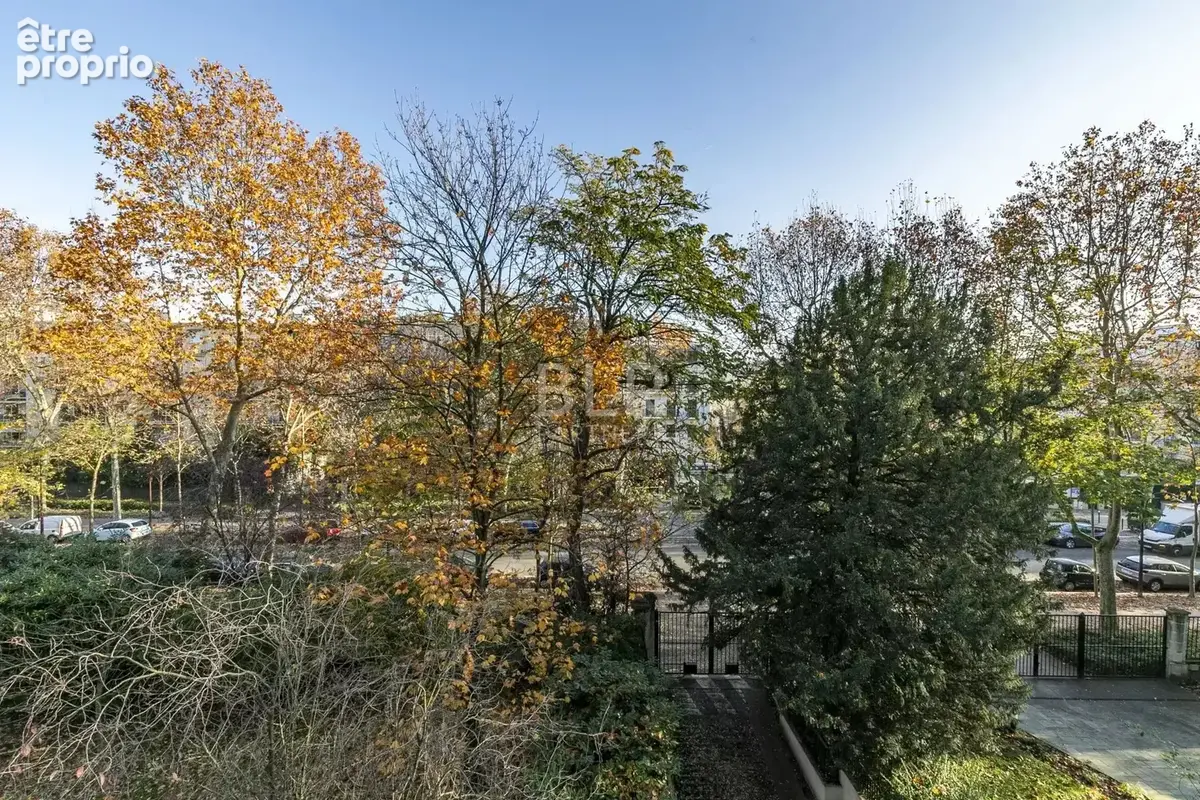 Beau 5 pièces avec balcon et vues dégagées ! - photo 8
