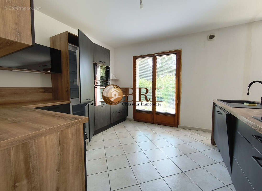 Maison 150 m² à Voiron  - photo 3