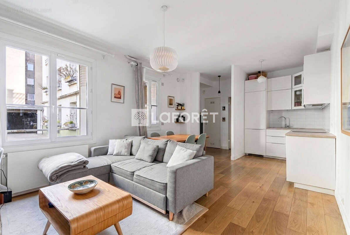 Appartement à PARIS-16E
