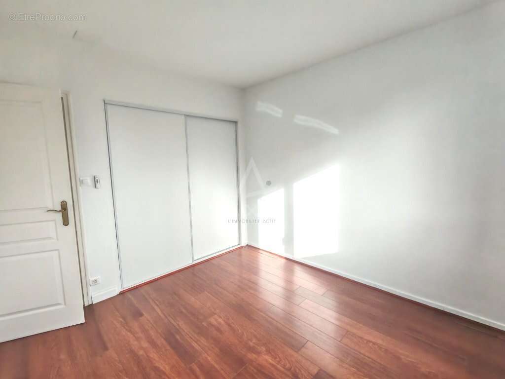 Maison à LA CHAPELLE-BASSE-MER