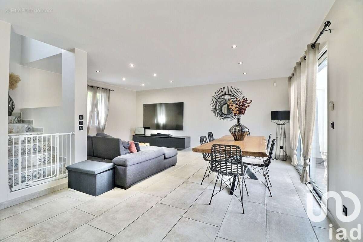 Photo 6 - Maison à LE CASTELLET