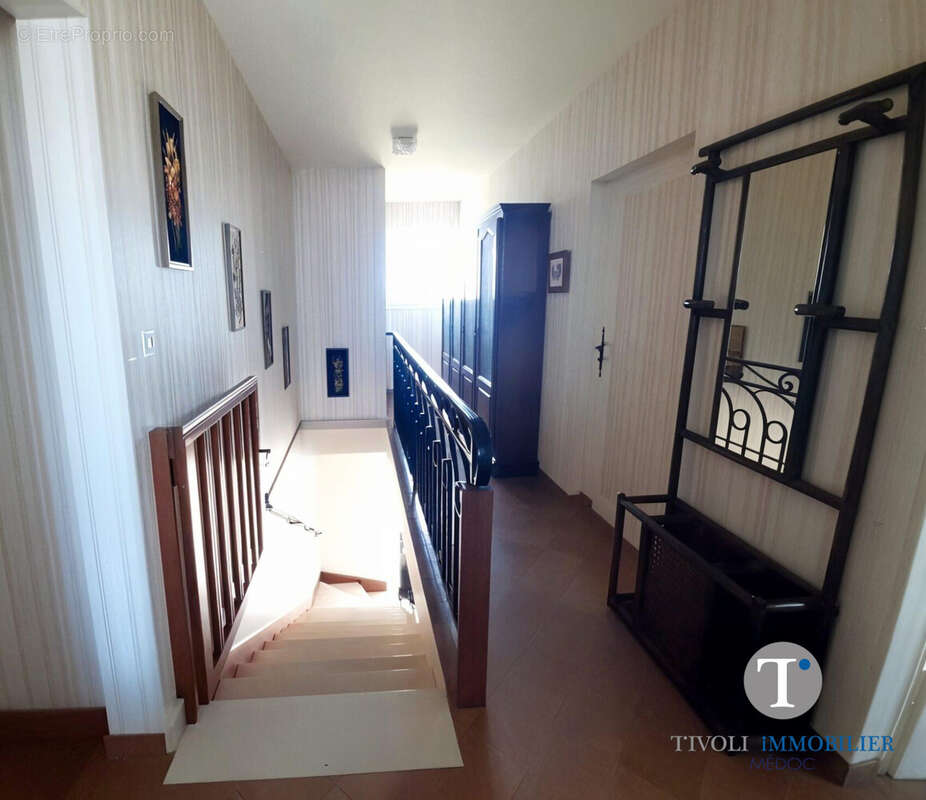 Maison à SAINT-SEURIN-DE-CADOURNE