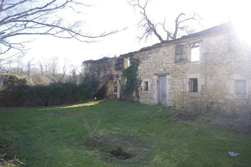 Propriété  6 pièces + dépendances sur 19 HA de terrain à vendre LAGRAULET DU GERS - photo 6