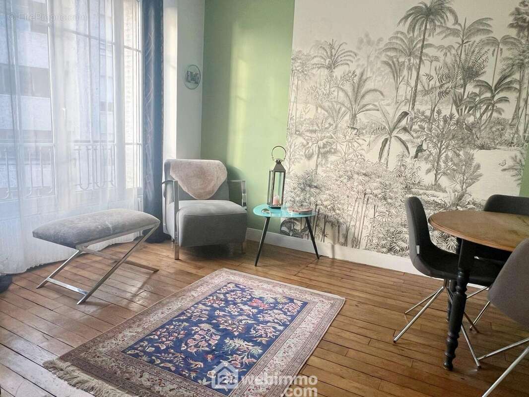 Séjour double (2ème chambre possible) - Appartement à MALAKOFF