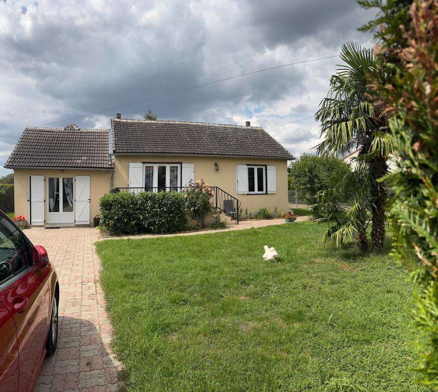 Maison à FERRIERES-EN-GATINAIS