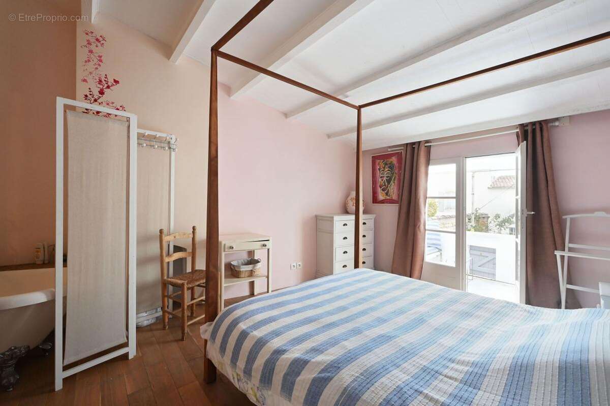 Maison à LES PORTES-EN-RE