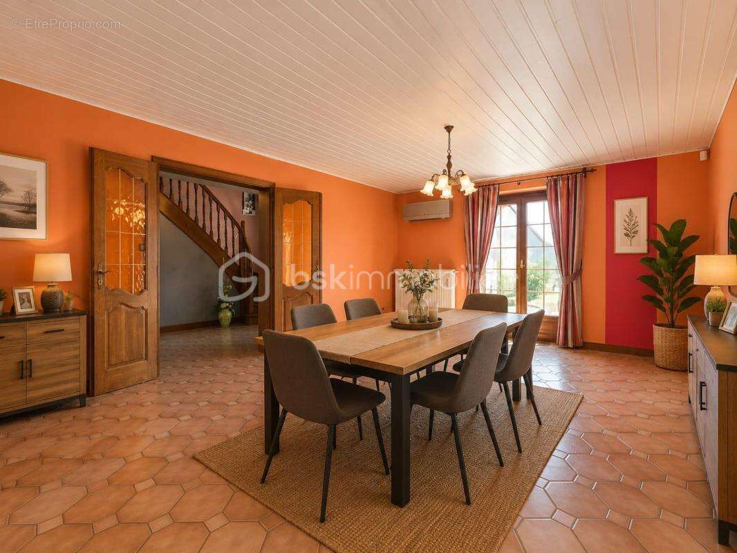 Maison spacieuse de 180 m² située dans un cadre verdoyant et paisible - photo 4