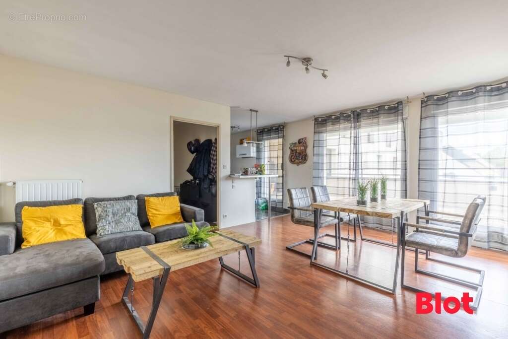 Appartement à NOYAL-SUR-VILAINE