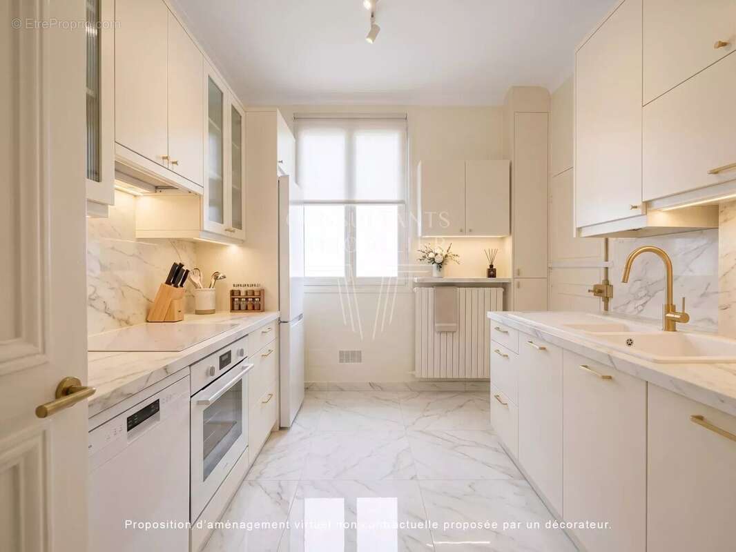 Appartement à PARIS-16E