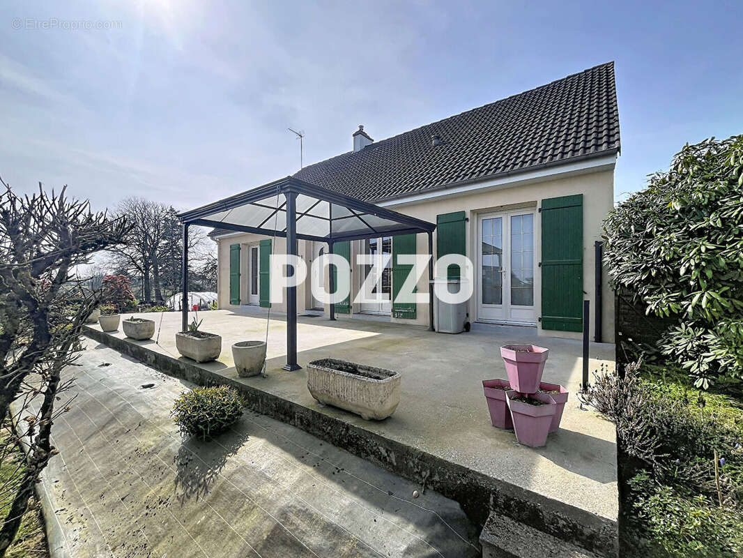 Maison à LES LOGES-MARCHIS