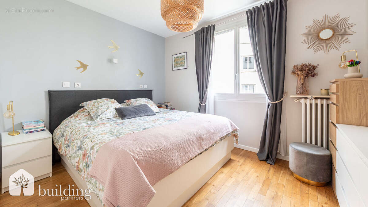 Appartement à PARIS-17E