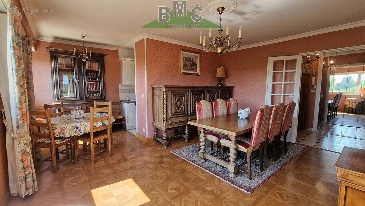 Appartement à LE PLESSIS-BOUCHARD