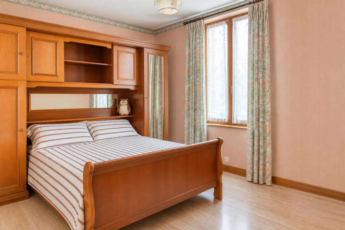 Maison 6 pièces avec grand jardin et potentiel - photo 12