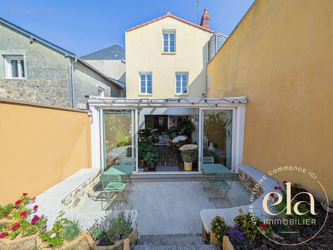 Maison à POUZAUGES
