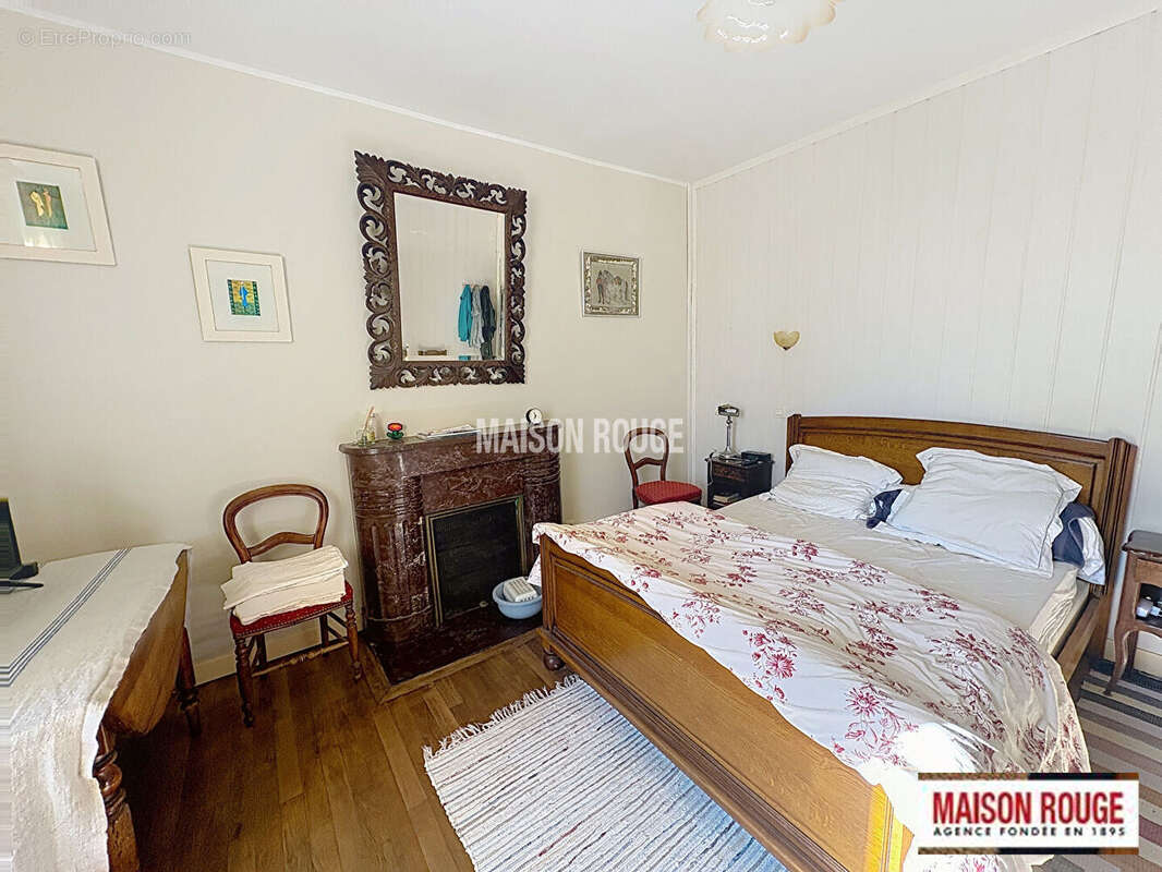 Maison de bourg en pierre à moderniser avec 5 chambres, jardin arboré et garage au coeur de Plourhan - photo 8