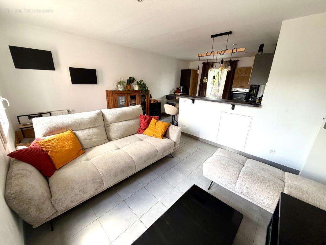 Appartement à LA SALVETAT-SAINT-GILLES