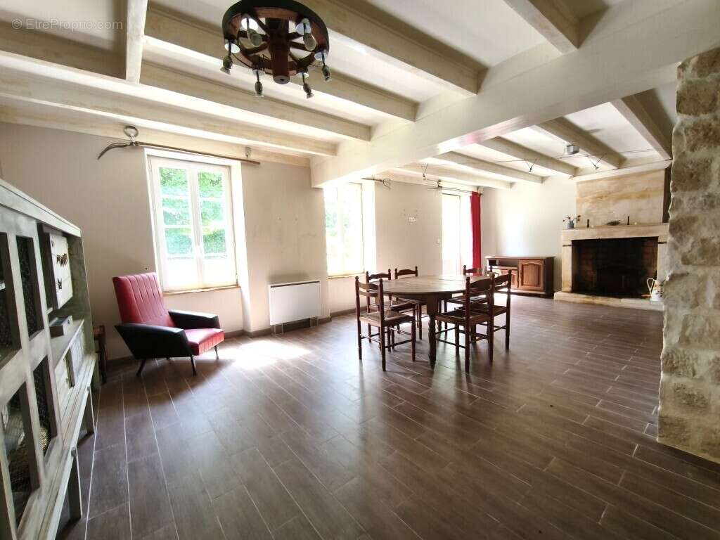 Maison à BERNEUIL