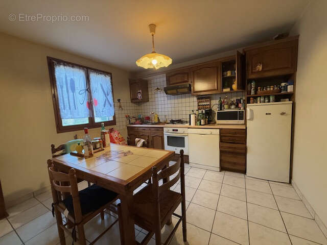 Maison à SAINT-REMY-EN-ROLLAT