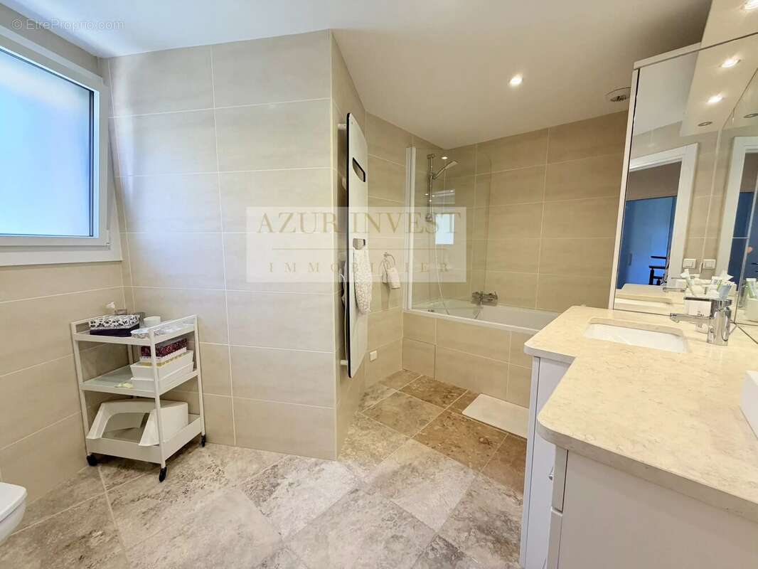 Appartement à ROQUEBRUNE-CAP-MARTIN