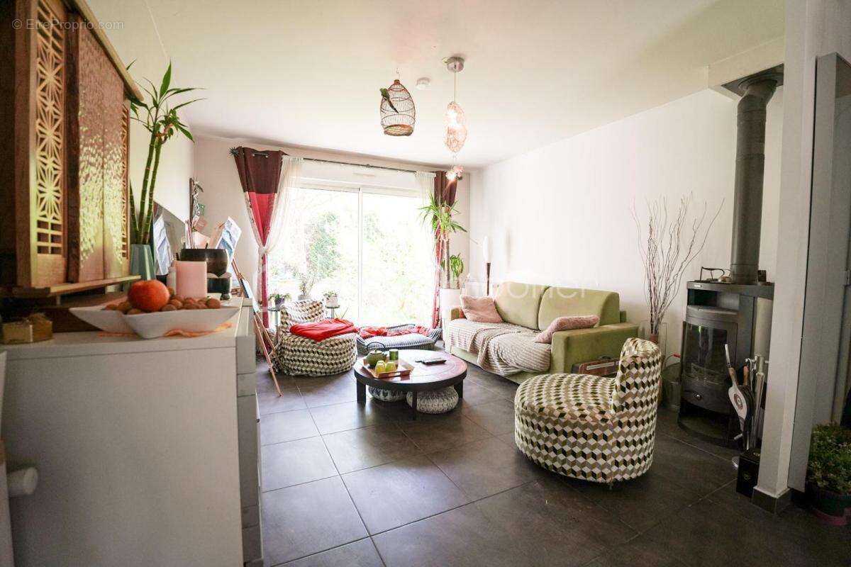 Un havre de paix familial dans un cadre verdoyant - 138 m² - dpe c - photo 7