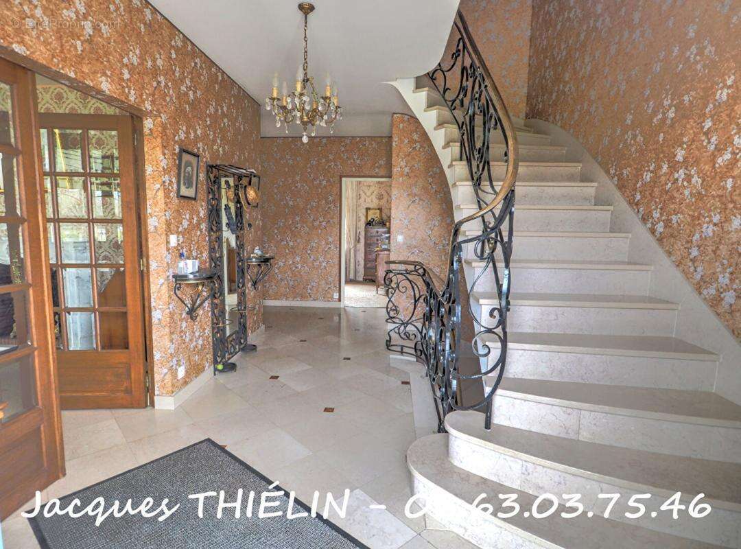 Maison à LONGUE-JUMELLES