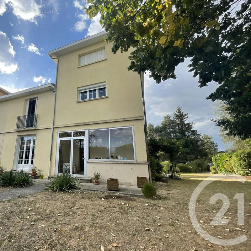Maison à LE PALAIS-SUR-VIENNE