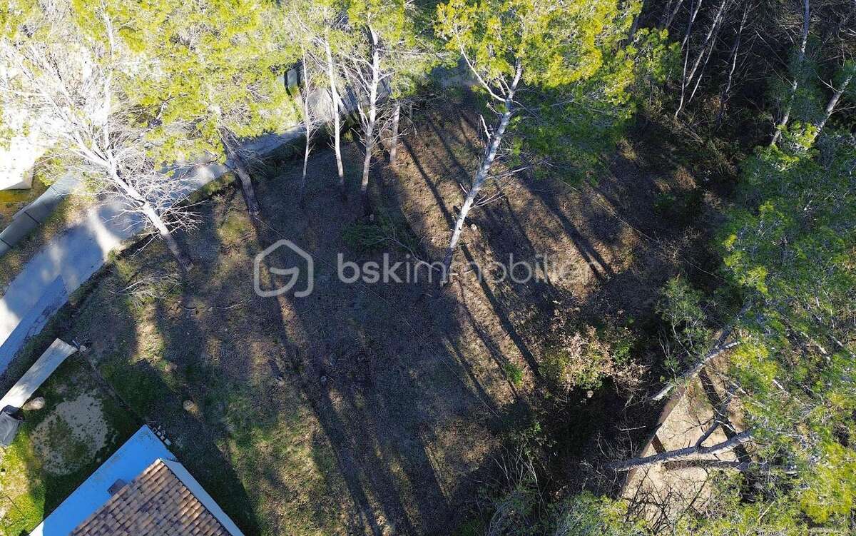 Terrain à LA ROQUE-D&#039;ANTHERON