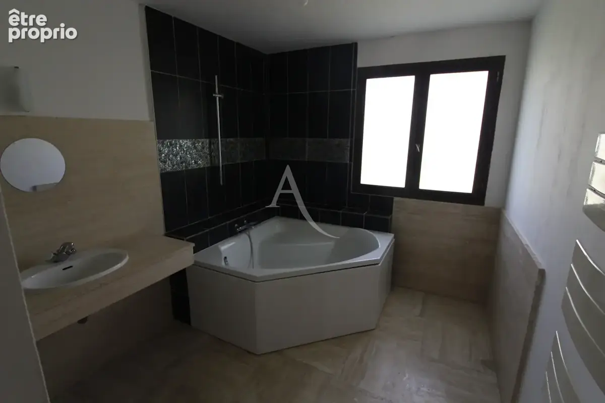 Maison 5 chambres et terrain à Négrepelisse, secteur boisé et verdoyant - photo 8