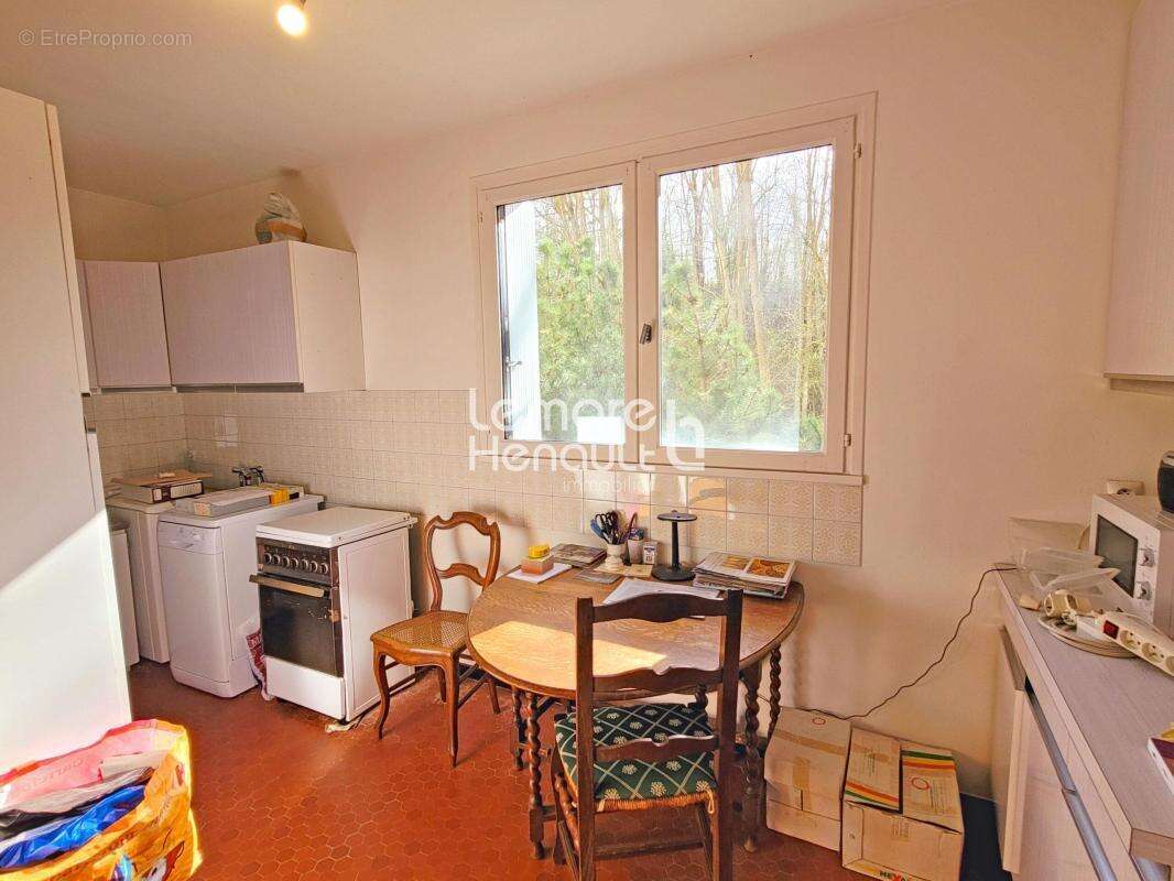 Dreux proche gare appartement F6 113 m² – garage et cave - photo 2