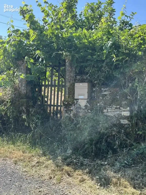 Dans un cadre naturel exceptionnel corps de ferme à restaurer - photo 7