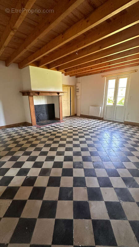 Maison à MOUSTEY