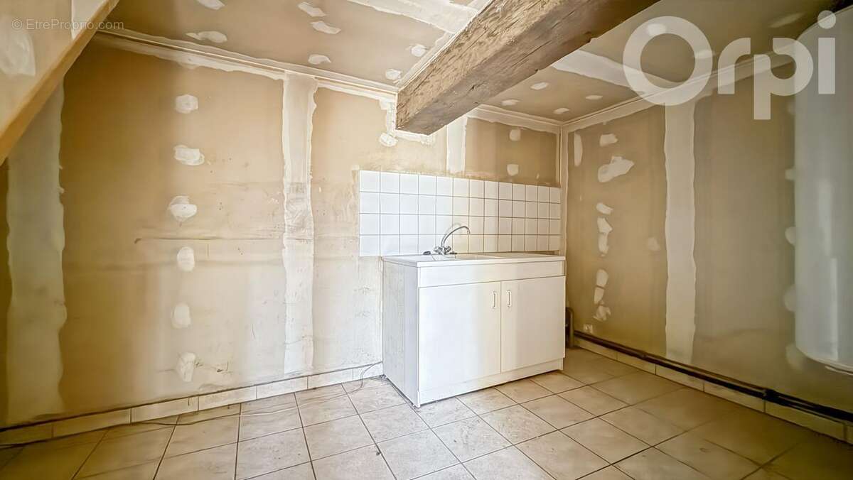  Maison à rénover avec ses 3 granges - photo 12