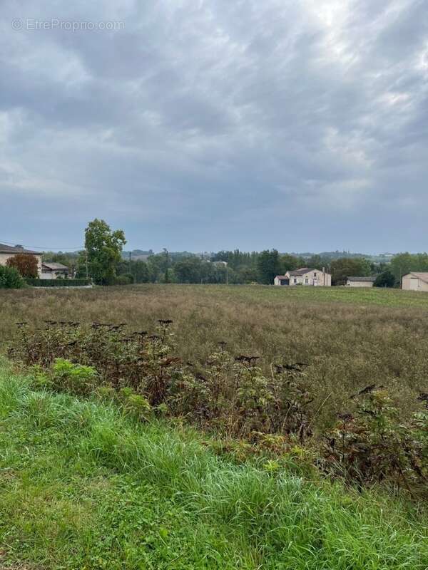 Terrain à POULAN-POUZOLS