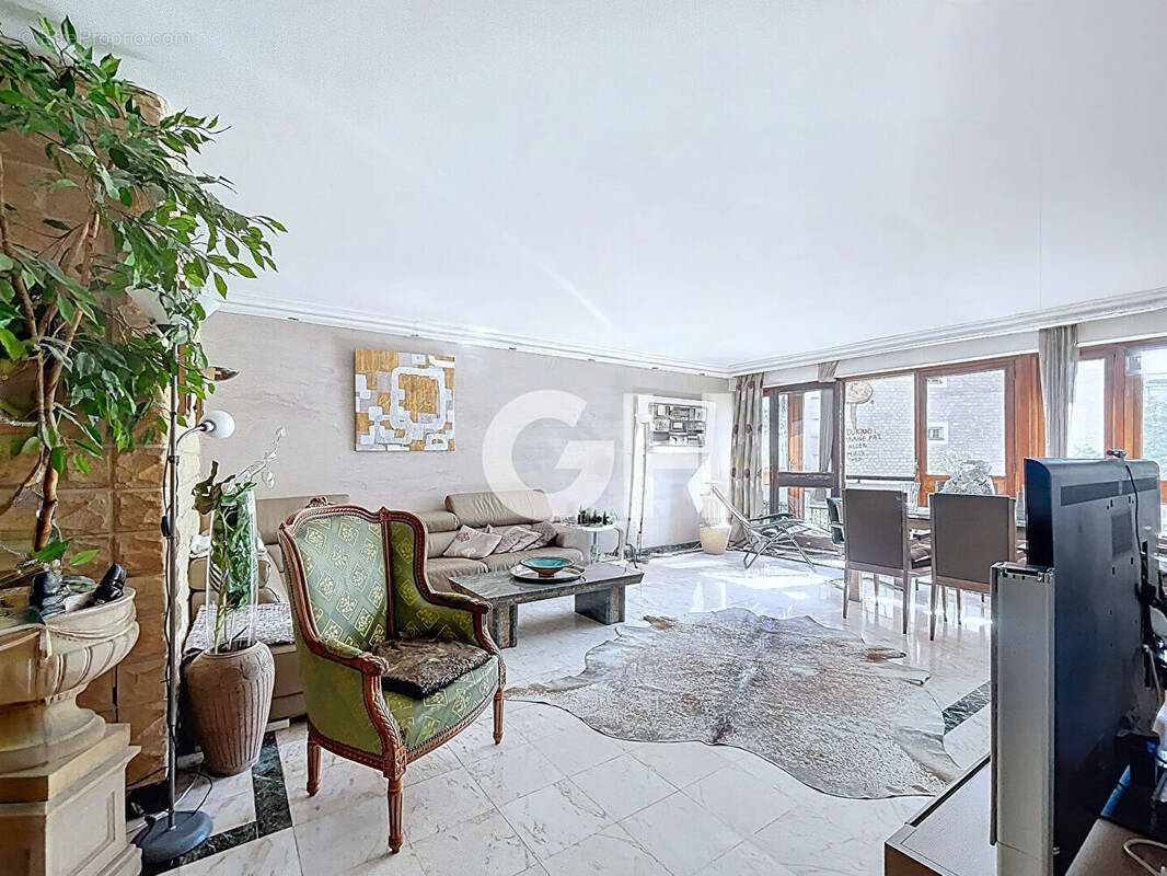 Appartement à PARIS-20E