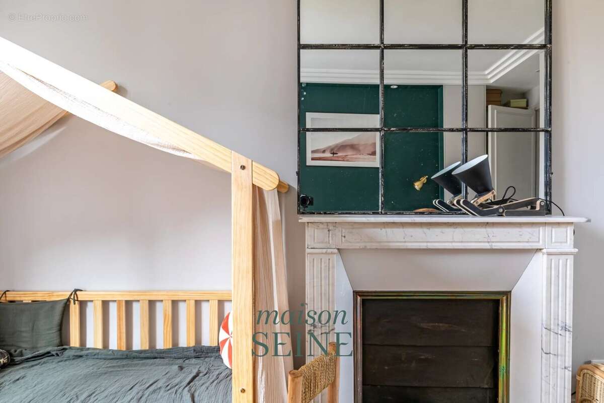 Appartement à COURBEVOIE