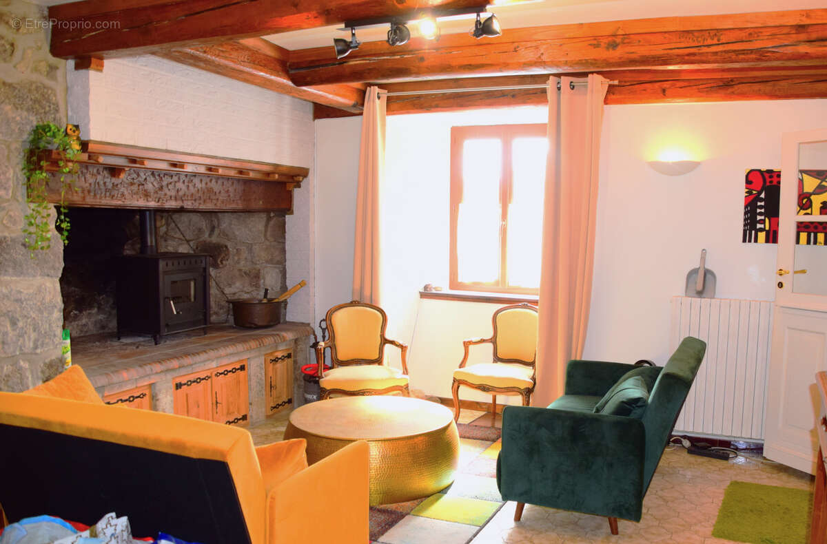 Maison à COUCOURON