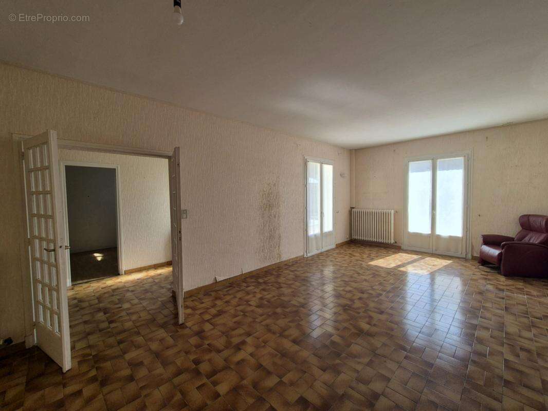 Plain-pied, jardin clos, garage, à Condom (32100) - photo 3