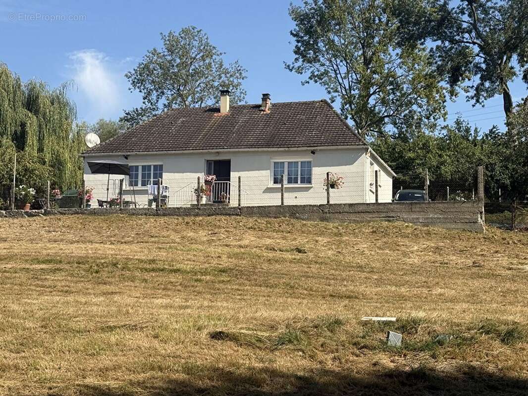 Maison à SAINT-OUEN-LE-HOUX