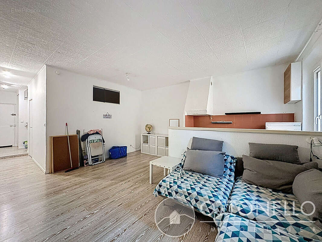 Appartement à ROQUEBRUNE-SUR-ARGENS