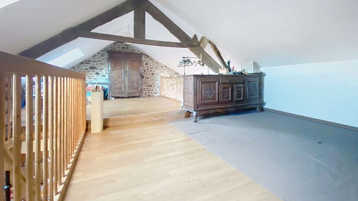 Maison à SAINT-PIERRE-EGLISE