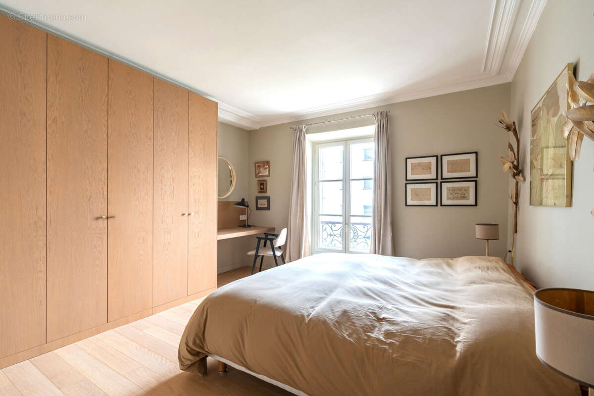 Appartement à PARIS-11E