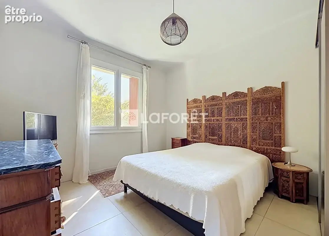 T3 de 75 m² - balcon - cave - box - sécurisé - Calme - Périer Marseille 8e - photo 9